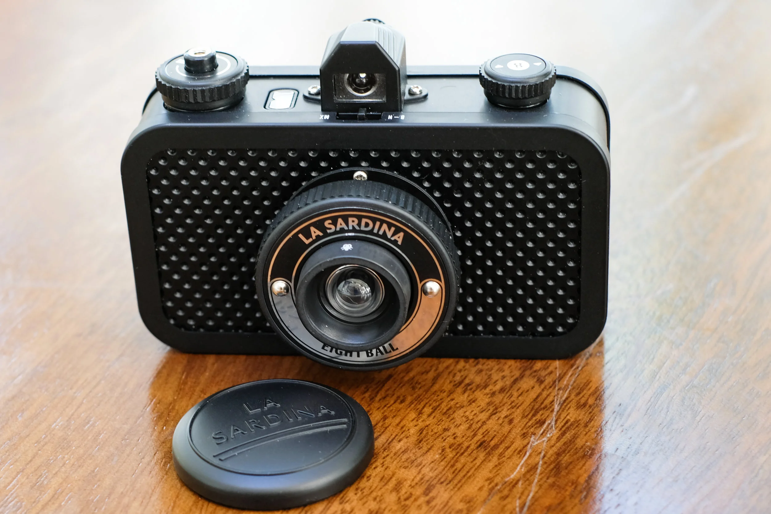 Lomo La Sardina — Broken Camera . Club